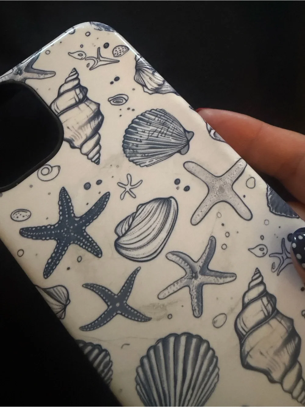Sea Shell Pattern White & Navy IPhone 13/14 Case